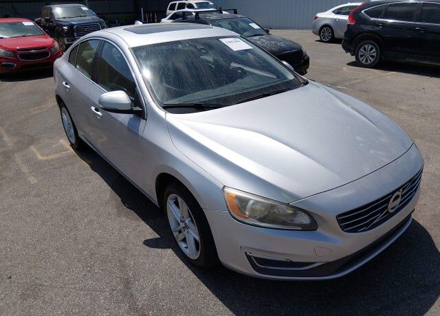 2015 VOLVO S60