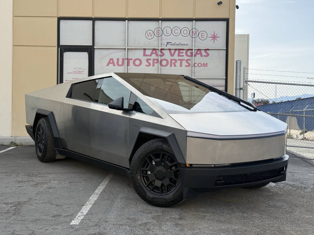 2024 TESLA Cybertruck