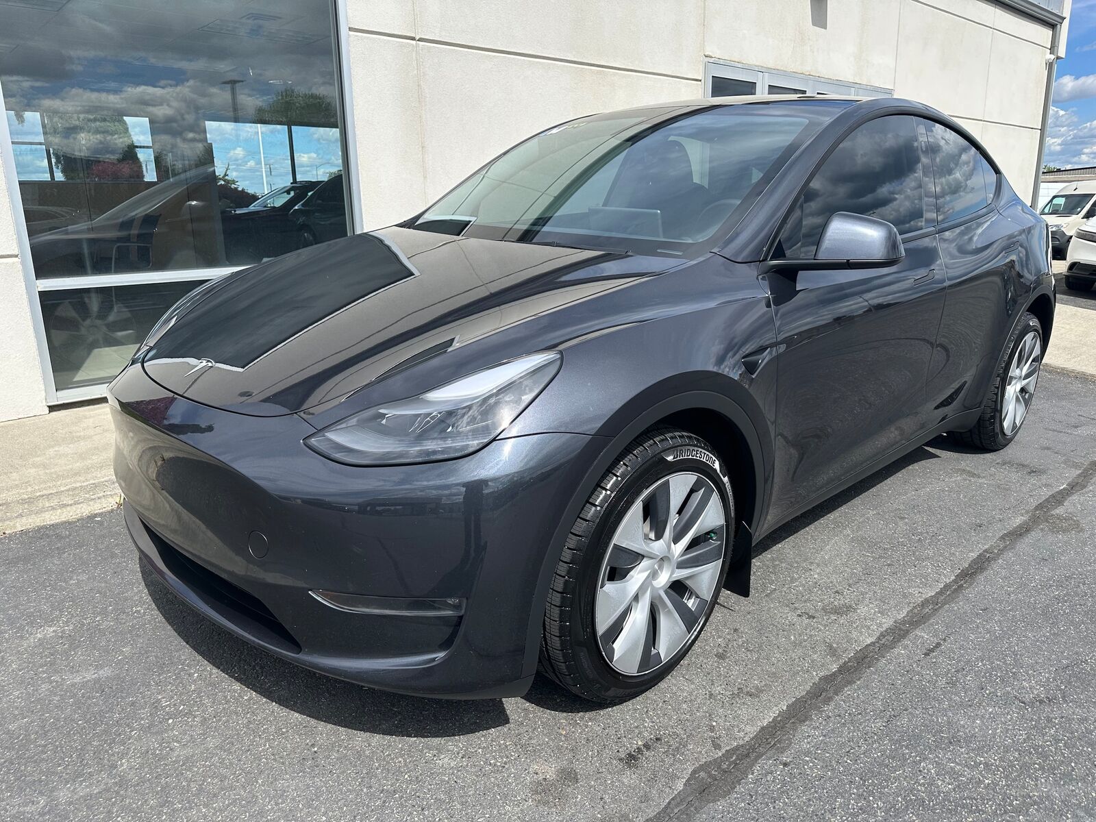 2024 TESLA Model Y