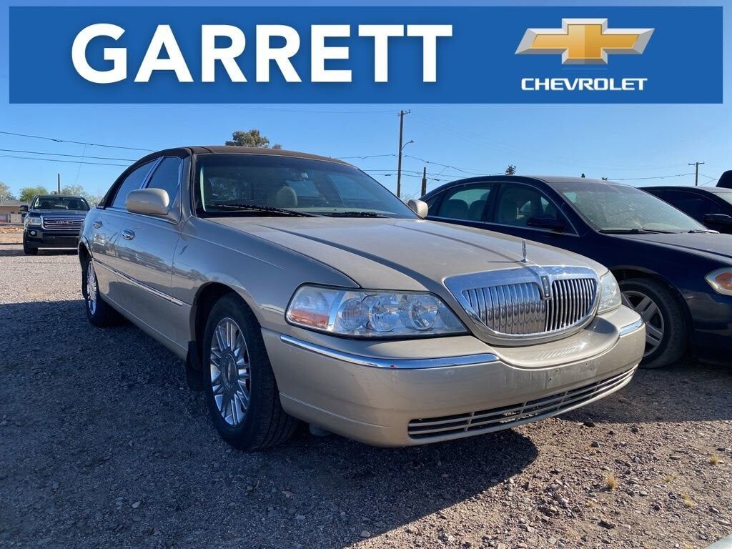 2008 LINCOLN Town Car