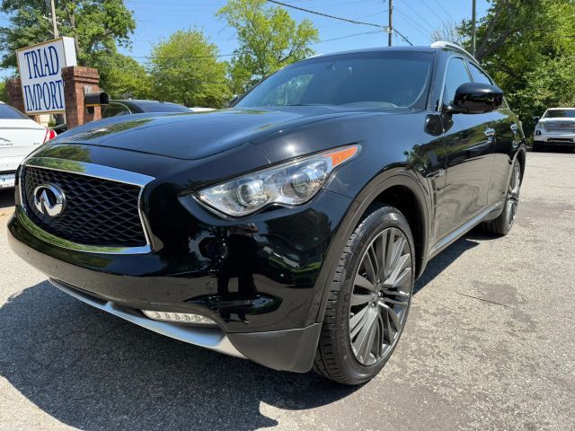 2017 INFINITI QX70