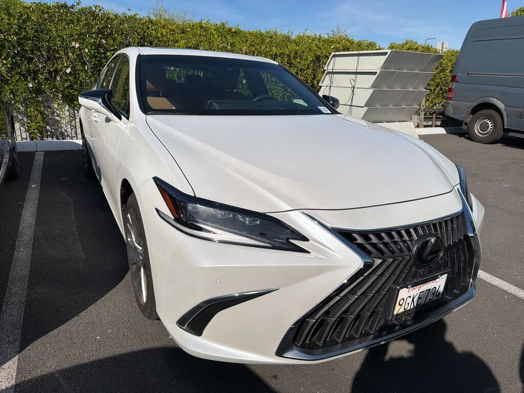 2023 LEXUS ES