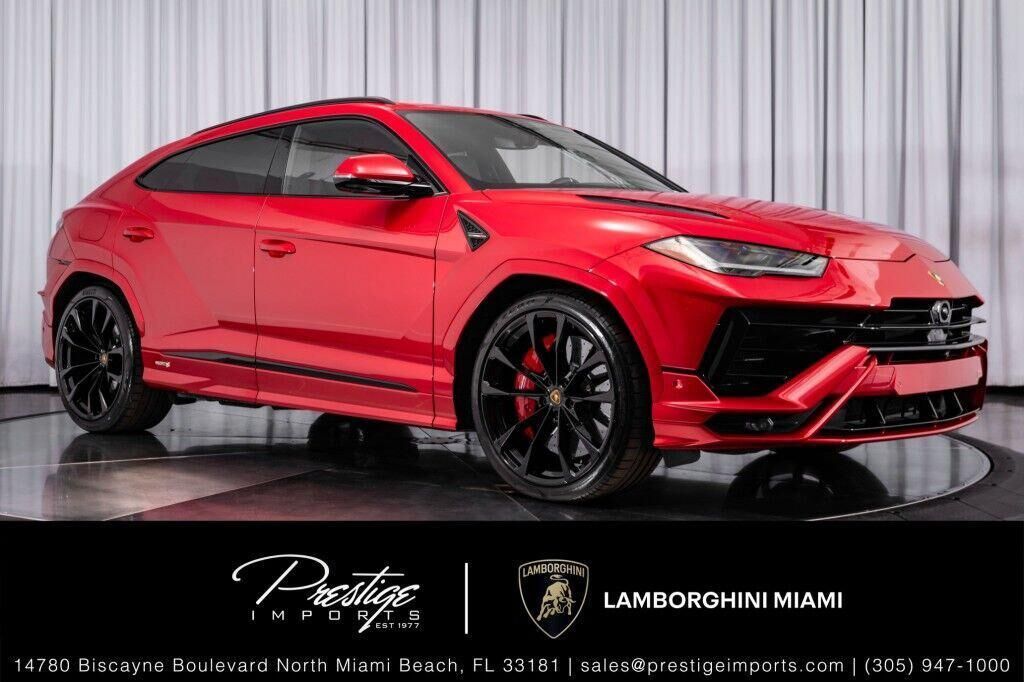 2024 LAMBORGHINI URUS