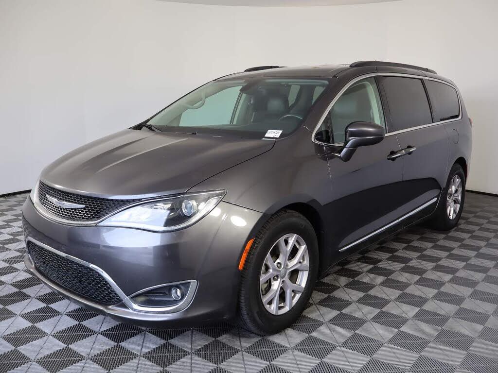 2017 CHRYSLER Pacifica