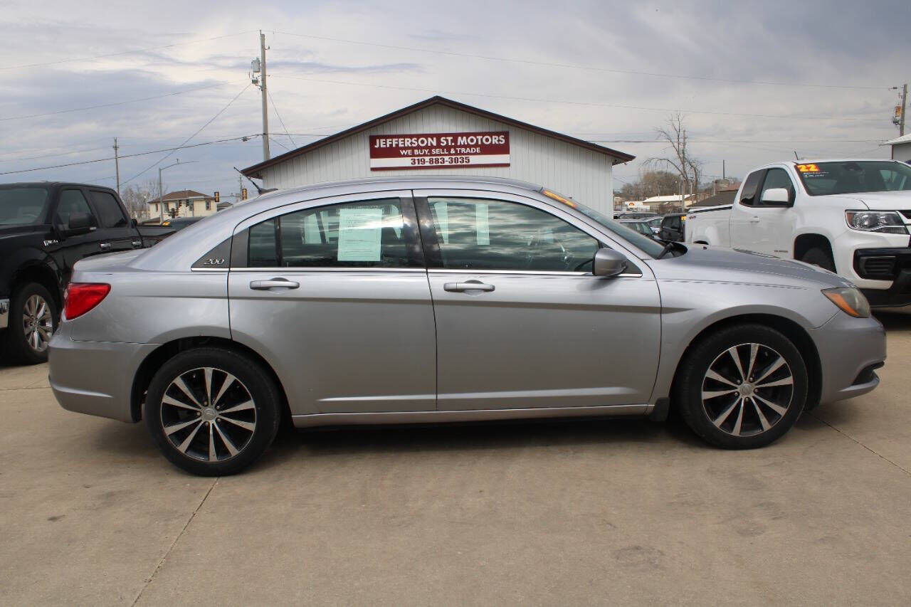 2013 CHRYSLER 200