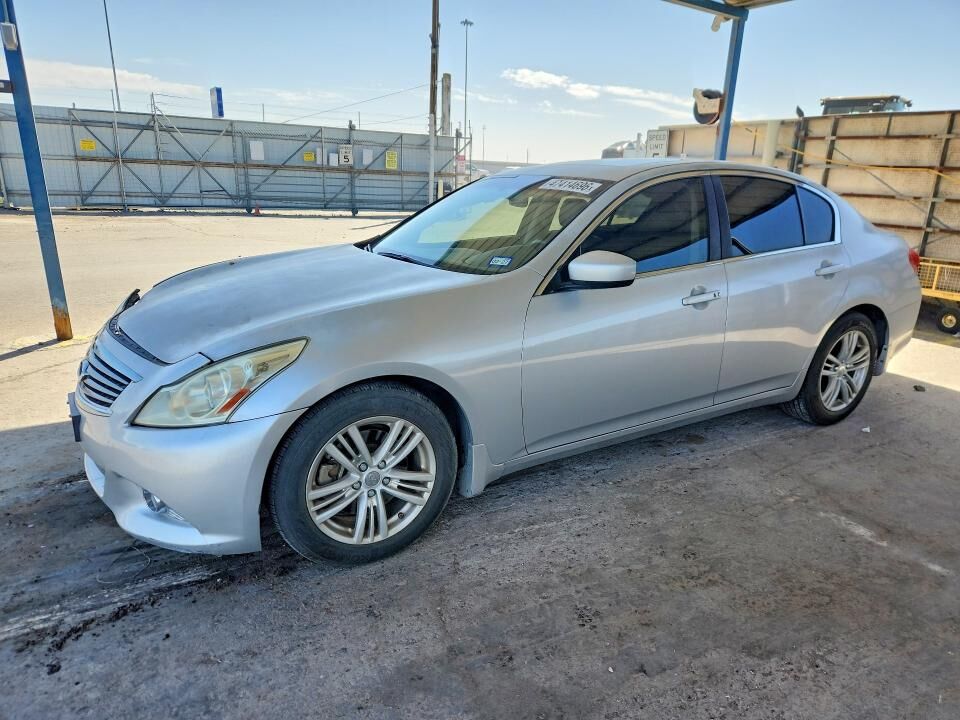 2013 INFINITI G37