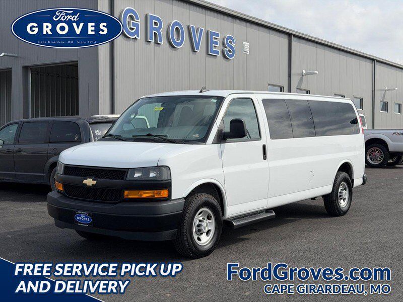2022 CHEVROLET Express