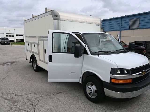 2022 CHEVROLET Express
