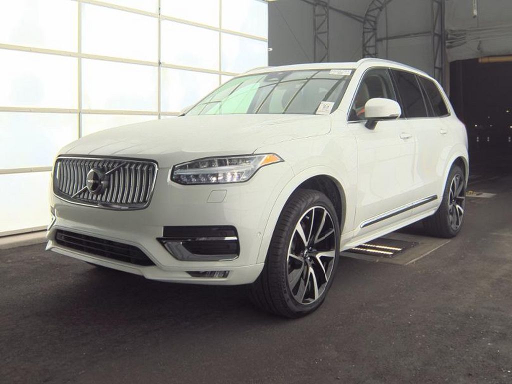 2023 VOLVO XC90
