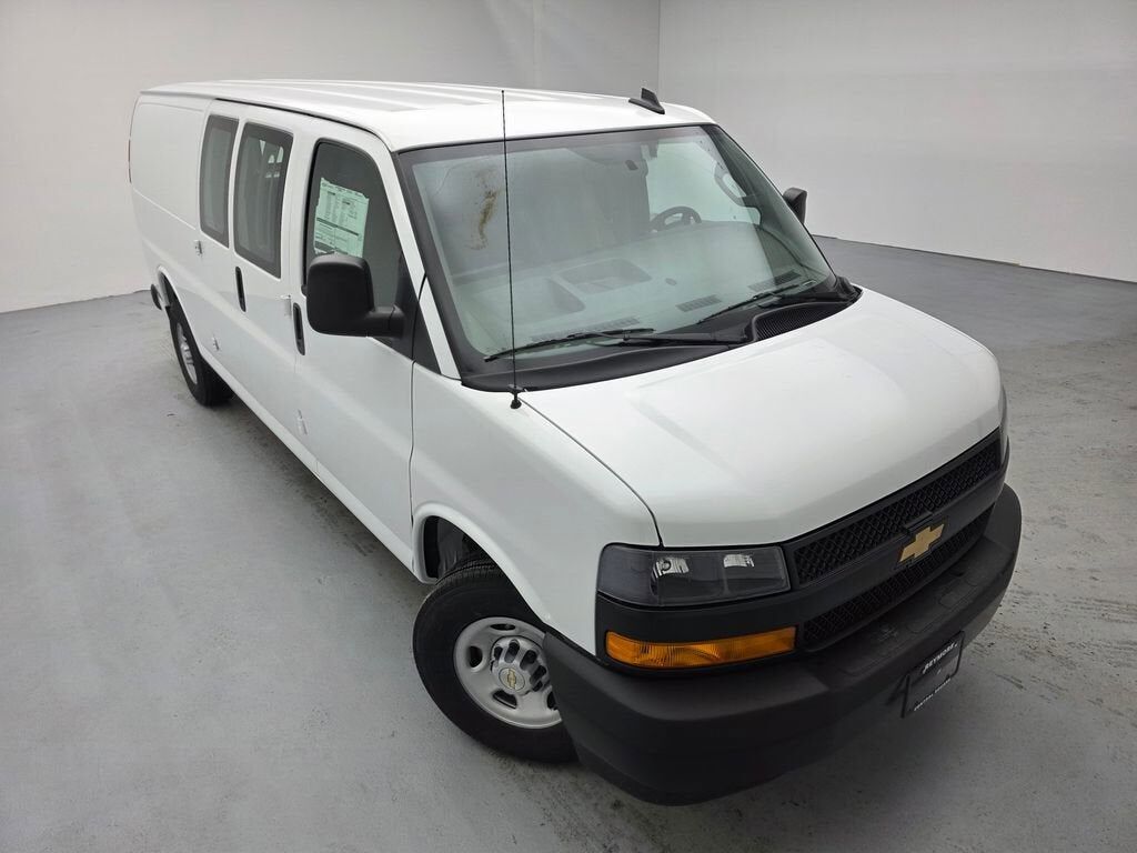 2026 CHEVROLET Express
