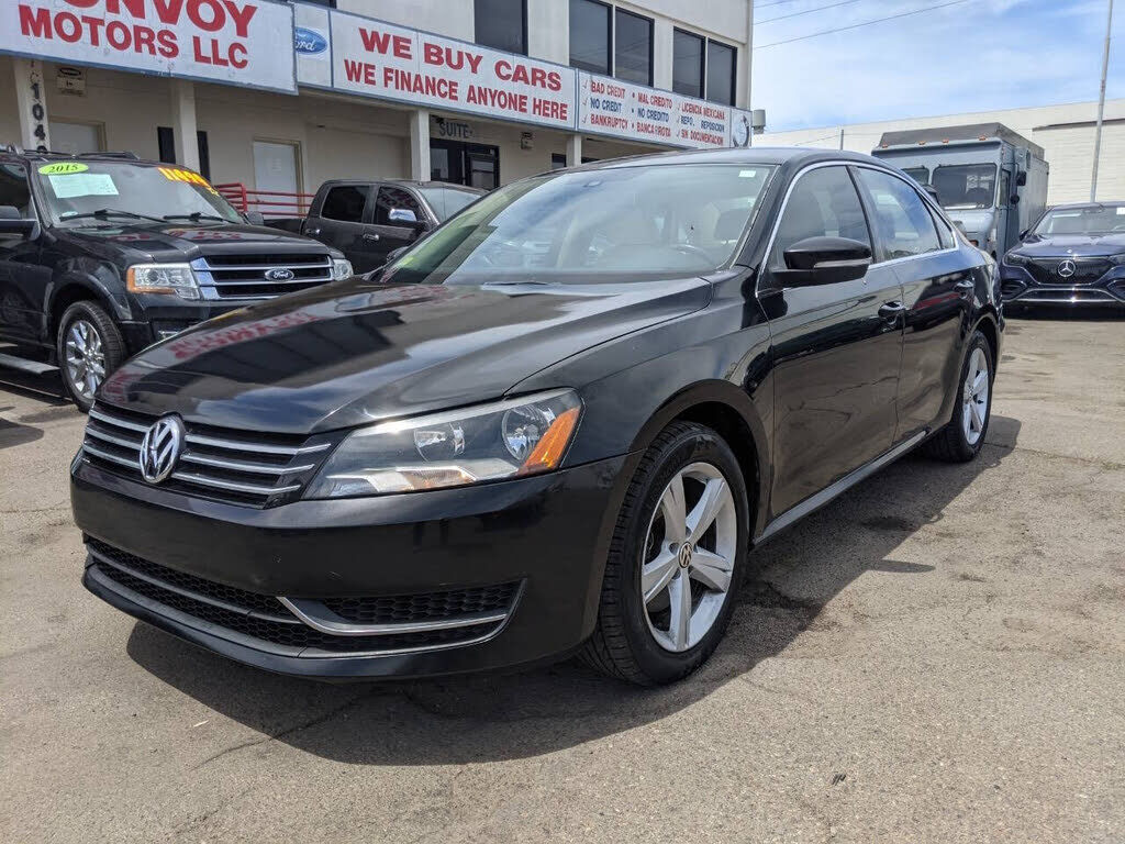 2013 VOLKSWAGEN Passat