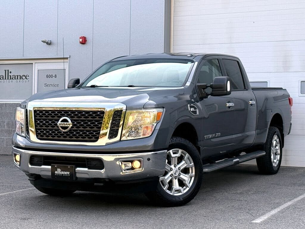 2017 NISSAN Titan