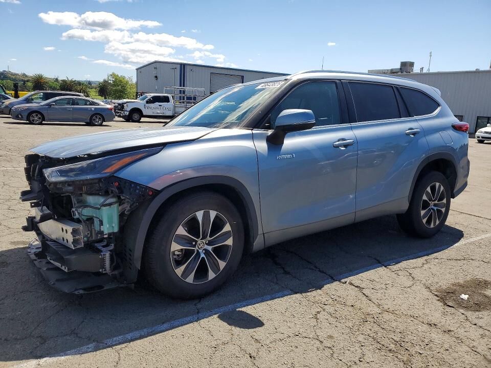 2021 TOYOTA Highlander