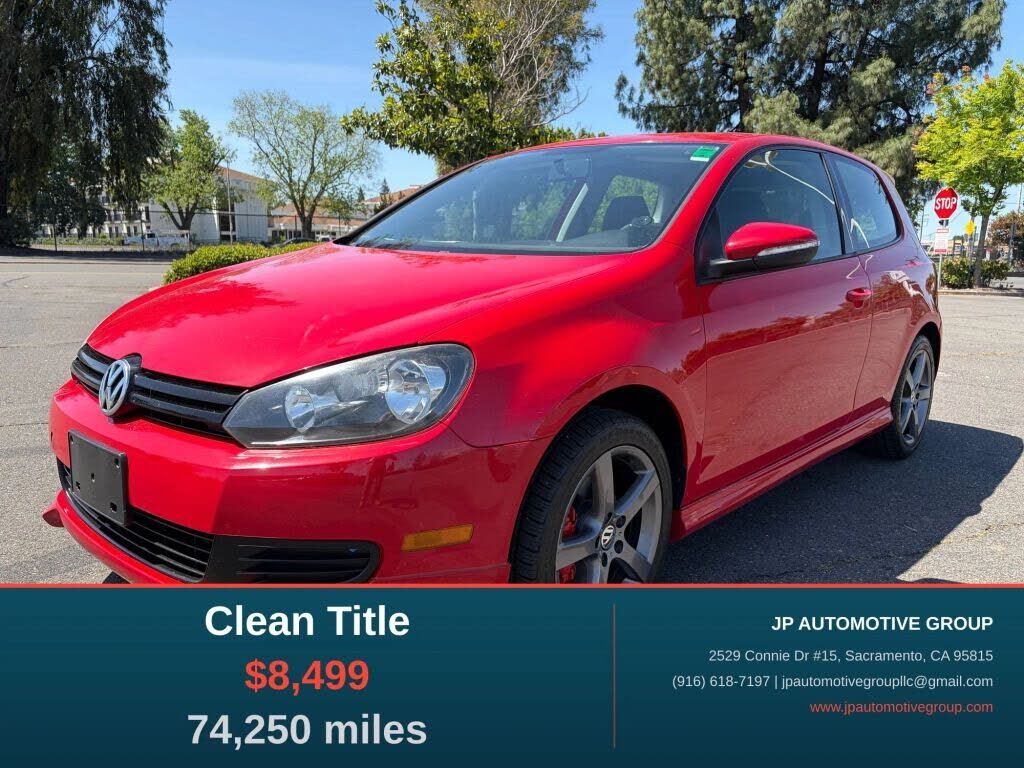 2012 VOLKSWAGEN Golf