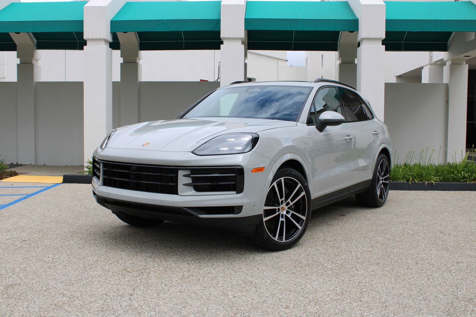 2026 PORSCHE Cayenne
