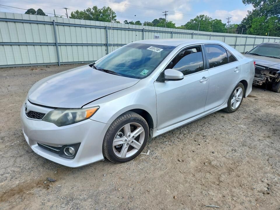2013 TOYOTA Camry
