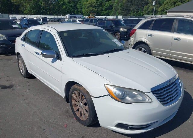 2013 CHRYSLER 200