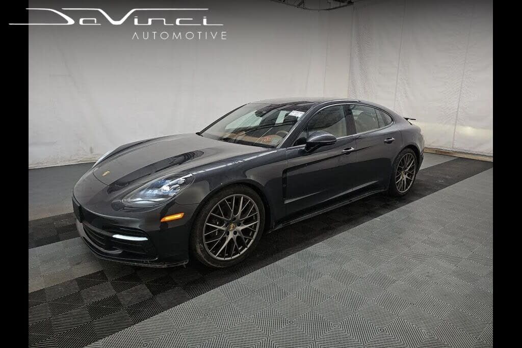 2018 PORSCHE Panamera