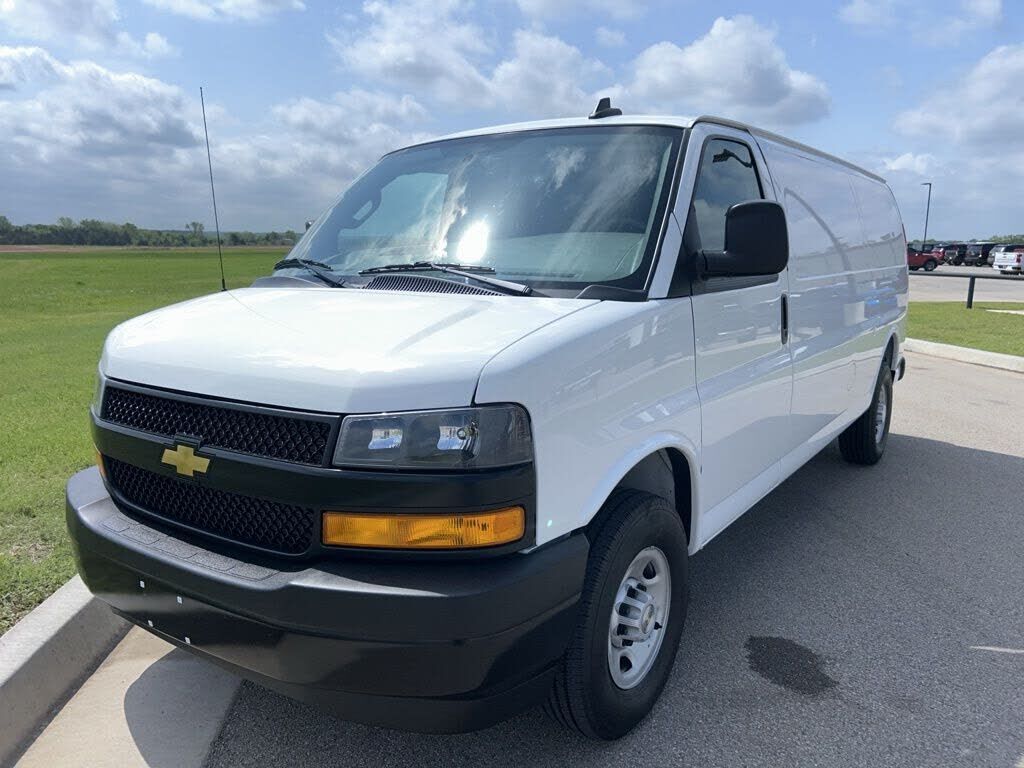 2025 CHEVROLET Express
