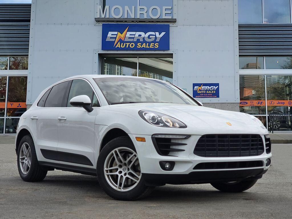 2015 PORSCHE Macan