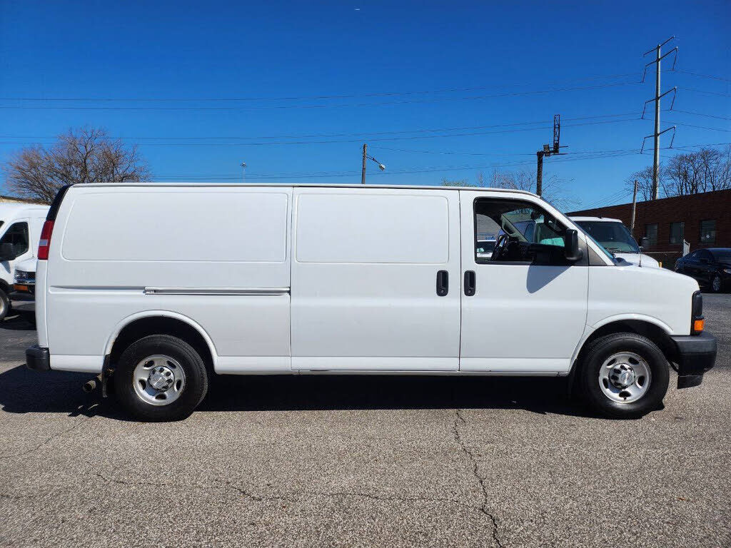 2017 CHEVROLET Express
