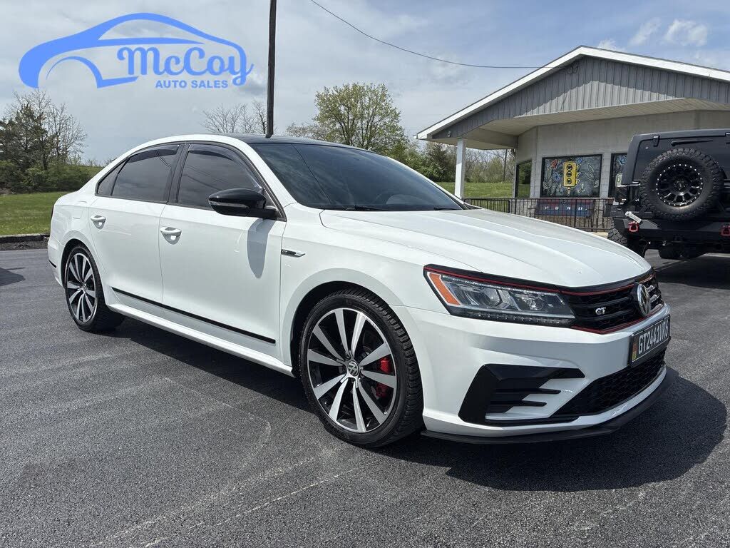 2018 VOLKSWAGEN Passat