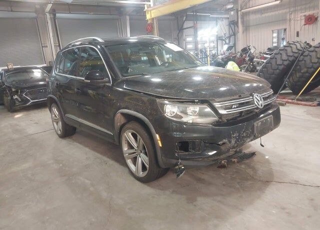 2016 VOLKSWAGEN Tiguan