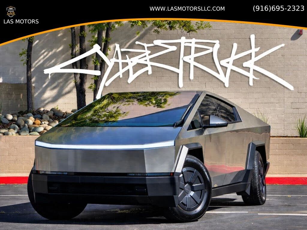 2025 TESLA Cybertruck