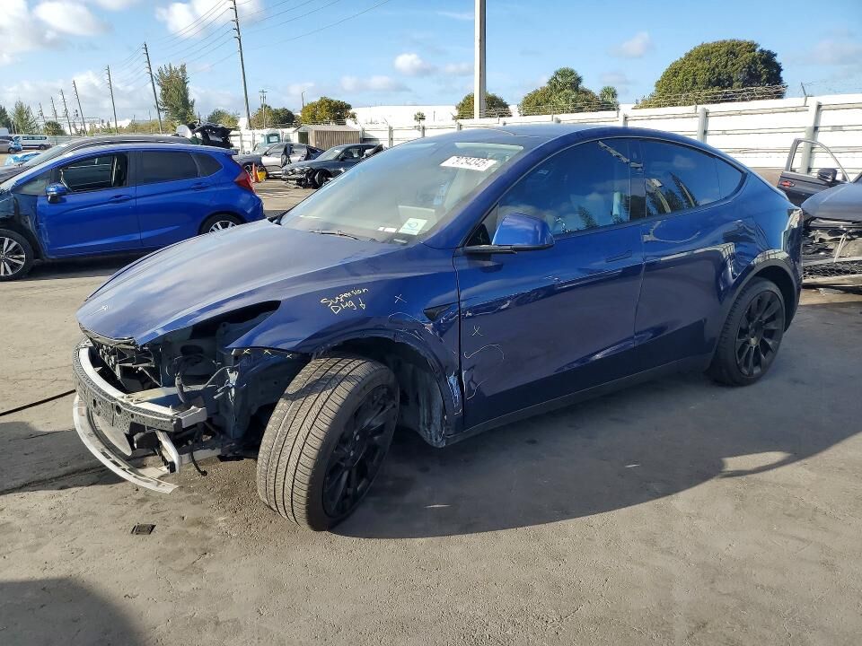 2022 TESLA Model Y
