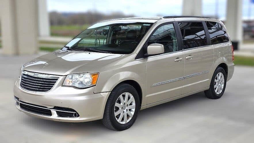 2013 CHRYSLER Town and Country