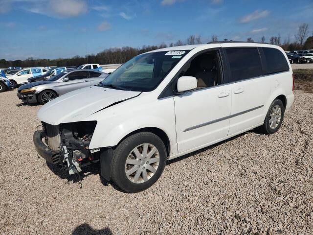 2016 CHRYSLER Town and Country