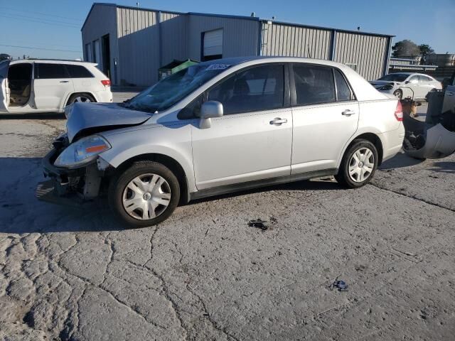 2011 NISSAN Versa