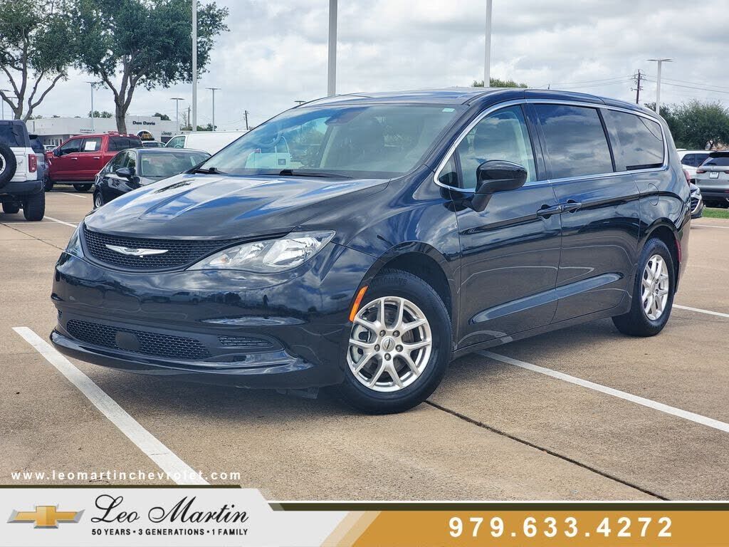 2024 CHRYSLER Voyager