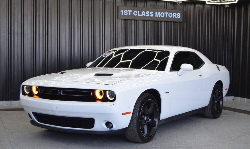 2017 DODGE Challenger