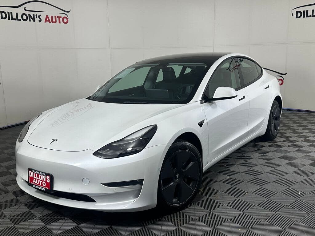 2022 TESLA Model 3