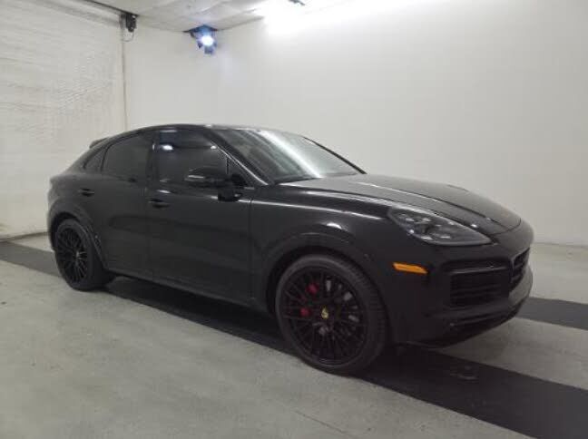2022 PORSCHE Cayenne