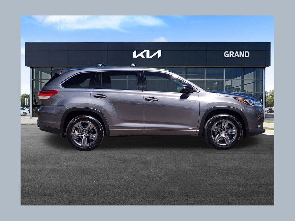 2017 TOYOTA Highlander