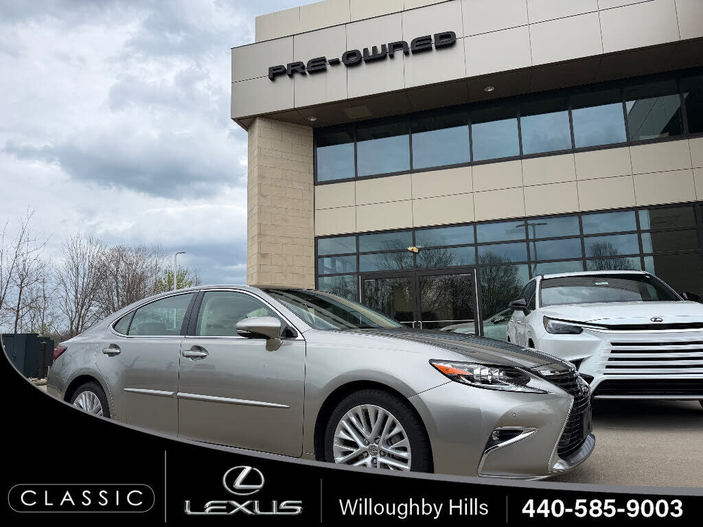 2018 LEXUS ES