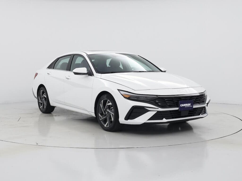 2024 HYUNDAI Elantra
