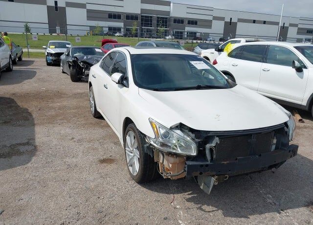2010 NISSAN Maxima
