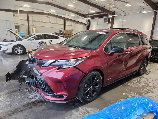 2021 TOYOTA Sienna