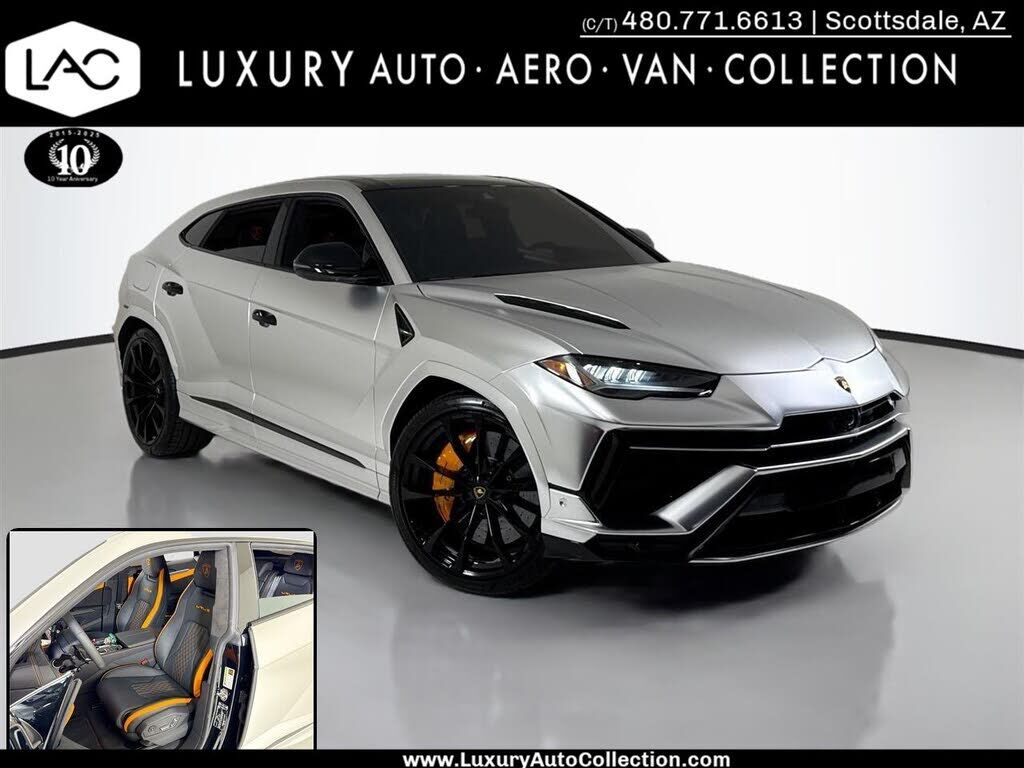 2024 LAMBORGHINI URUS