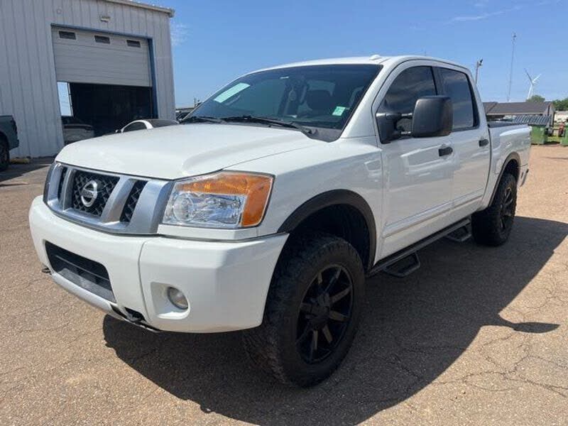2015 NISSAN Titan