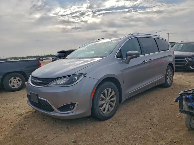 2019 CHRYSLER Pacifica