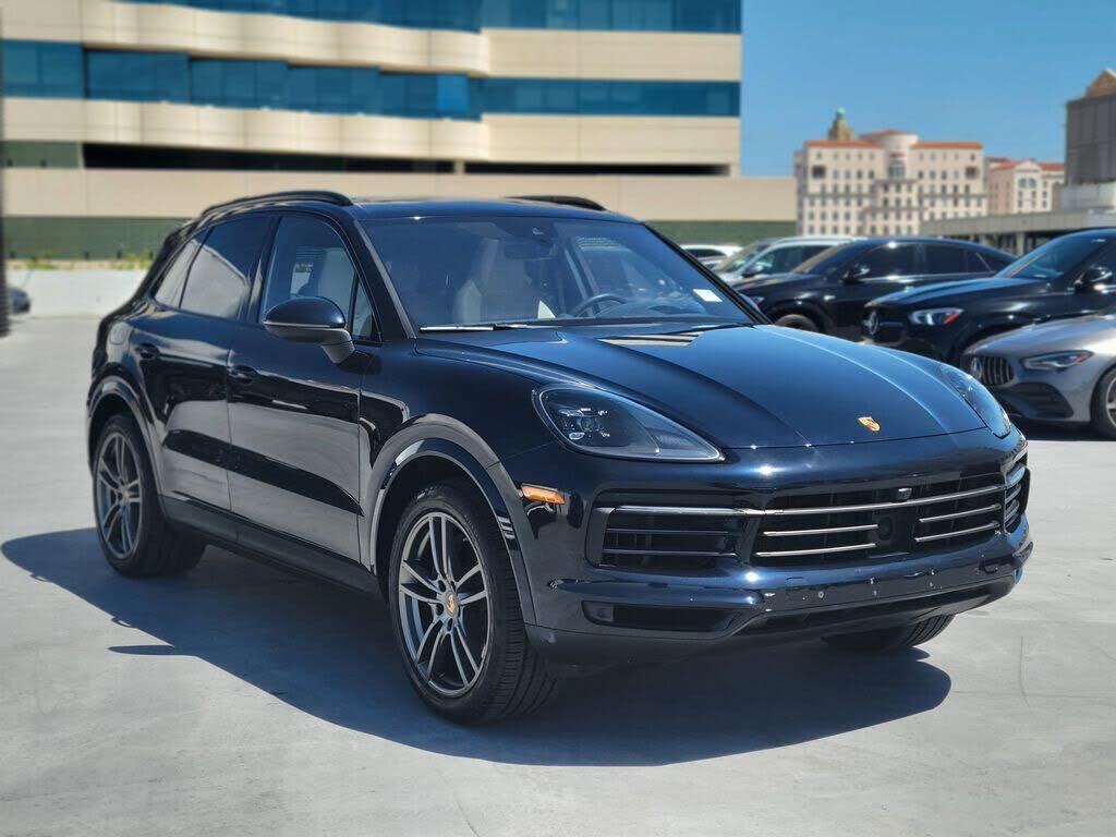 2022 PORSCHE Cayenne