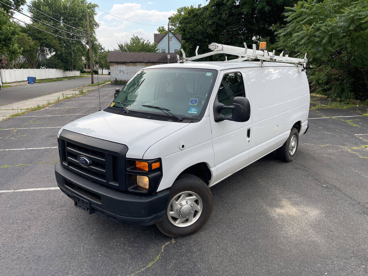 2010 FORD E-250