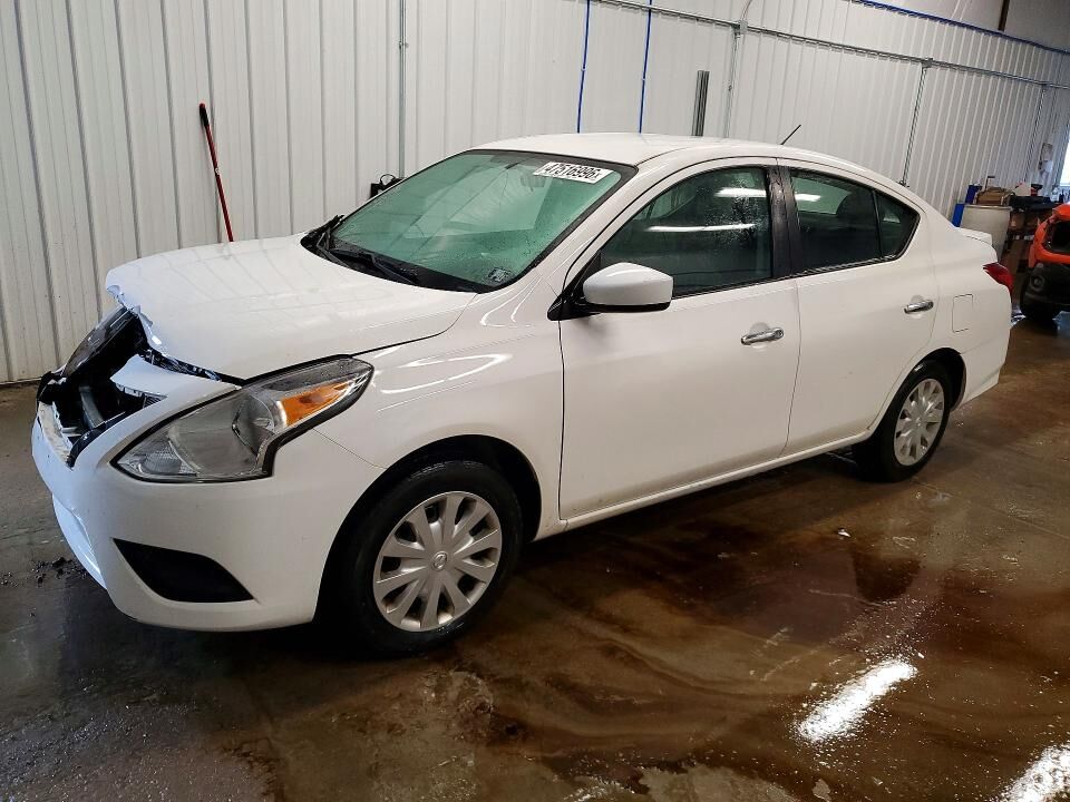 2019 NISSAN Versa