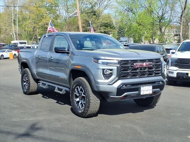 2024 GMC Canyon