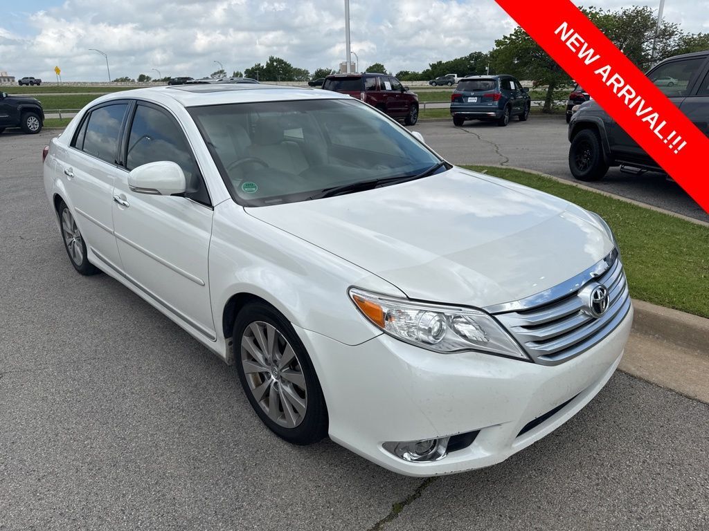 2011 TOYOTA Avalon