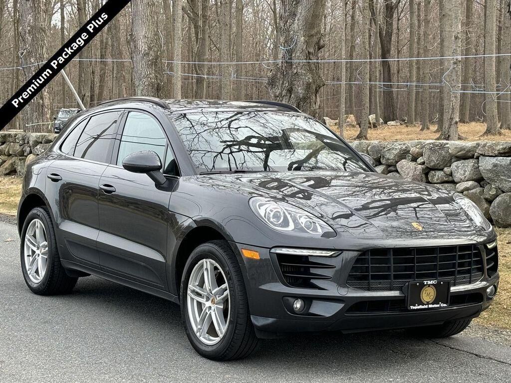 2017 PORSCHE Macan